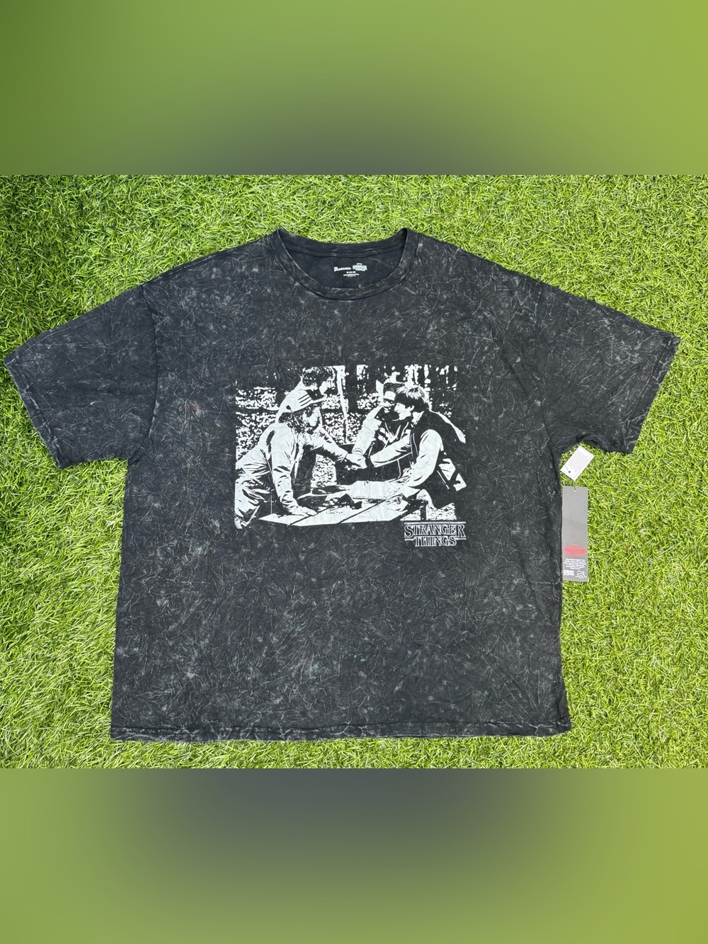 Stranger Things Graphic Shirt No Boundaries Mens XL
